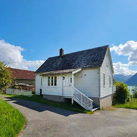 Feriehus Awesome In With Sauna Rosendal